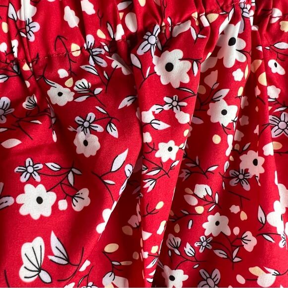 Shein Womens size medium Mini Skirt Ditsy Floral Ruffled Tiered Red White Black - Picture 3 of 6